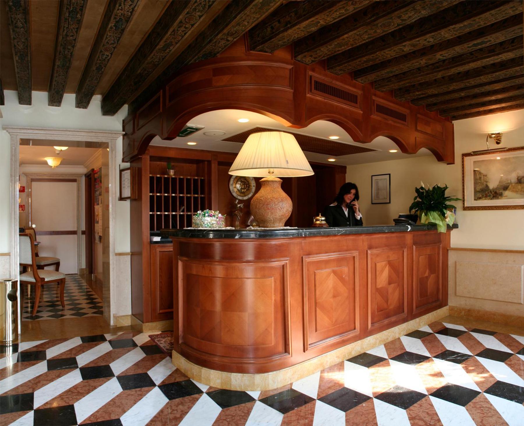 Hotel Antiche Figure Венеция Екстериор снимка