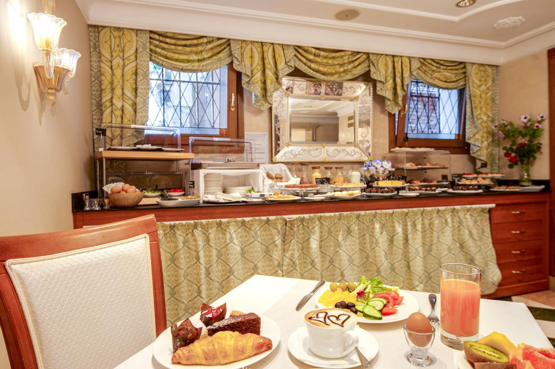 Hotel Antiche Figure Венеция Екстериор снимка