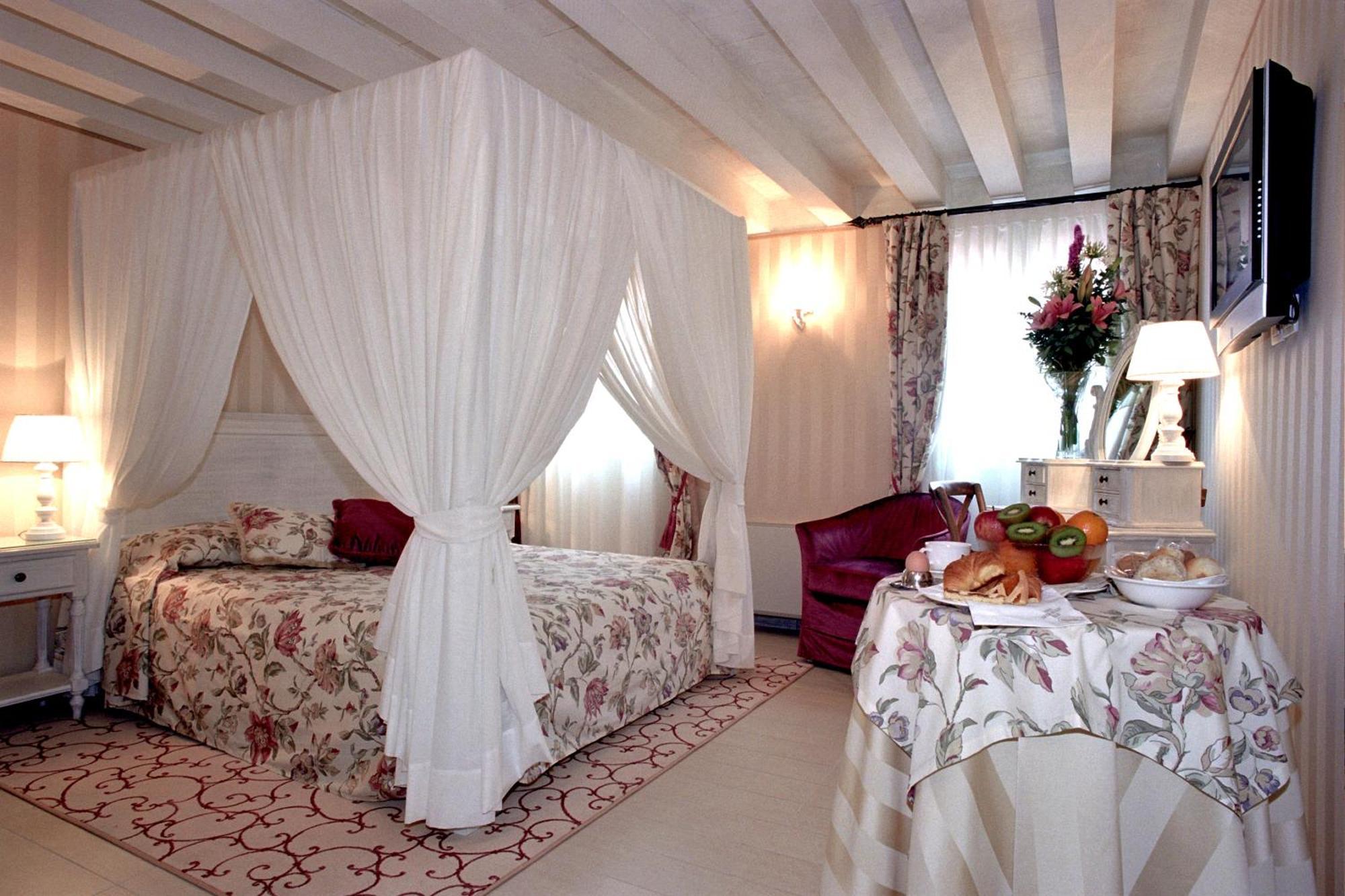 Hotel Antiche Figure Венеция Екстериор снимка
