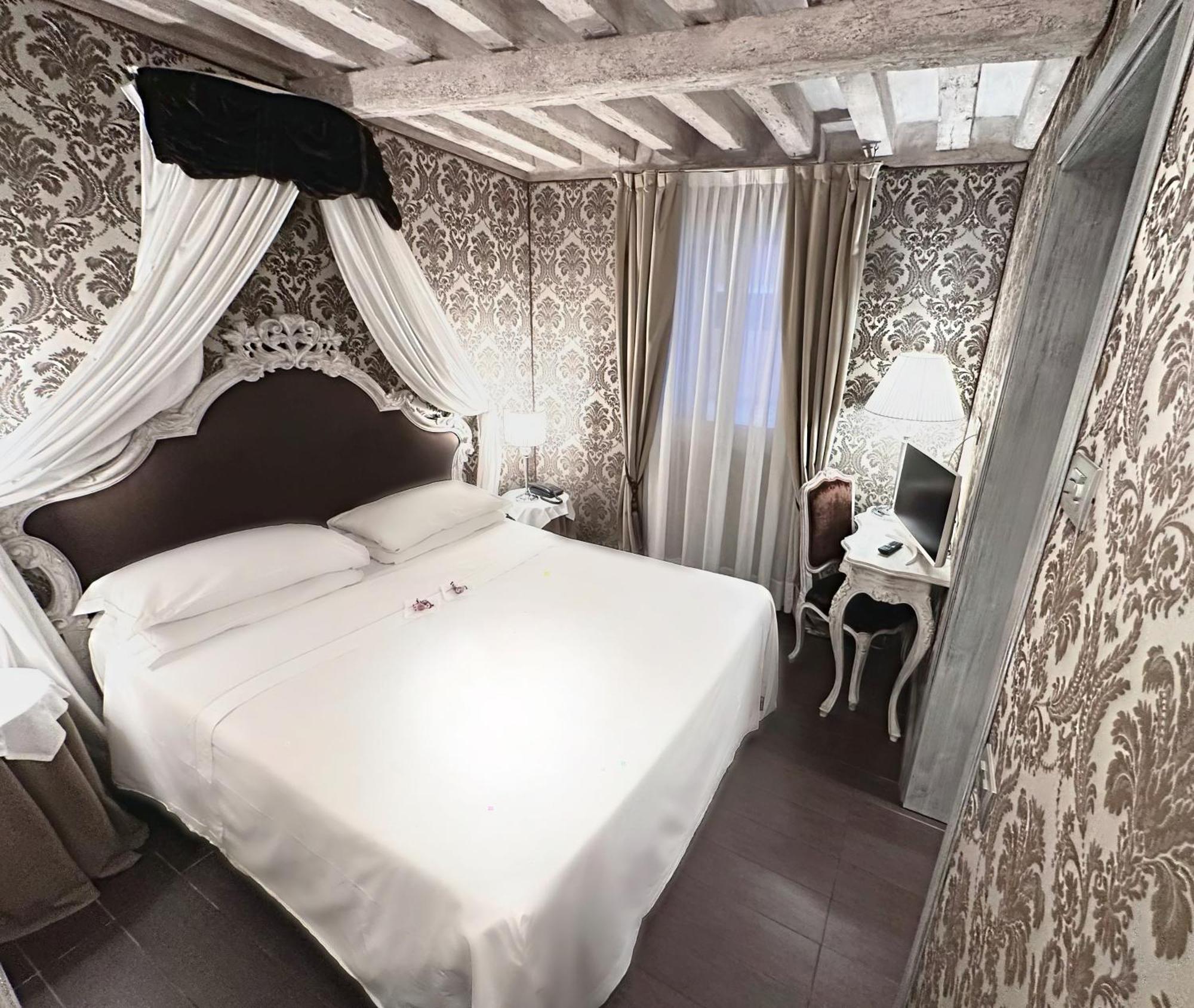 Hotel Antiche Figure Венеция Екстериор снимка