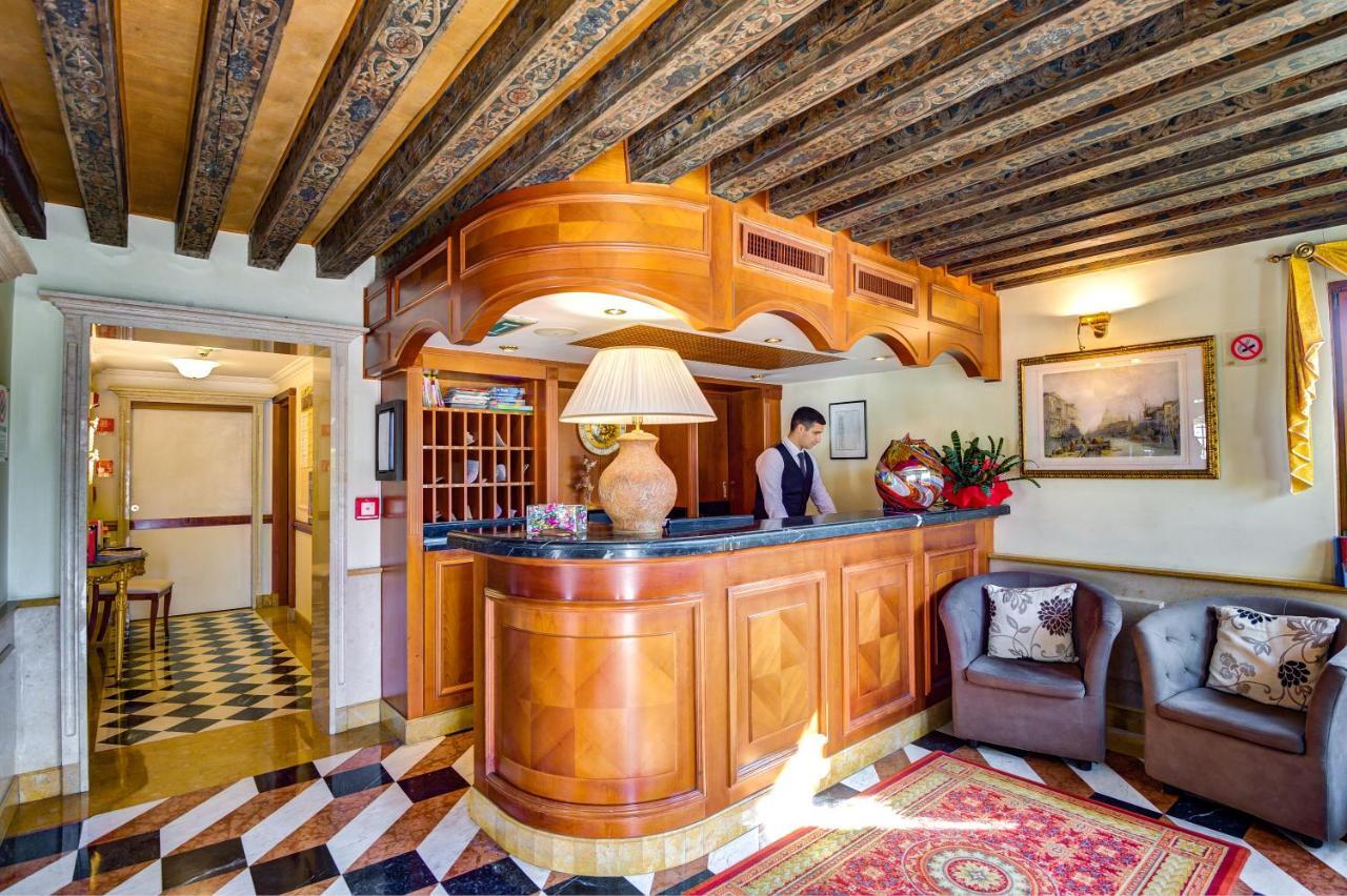 Hotel Antiche Figure Венеция Екстериор снимка